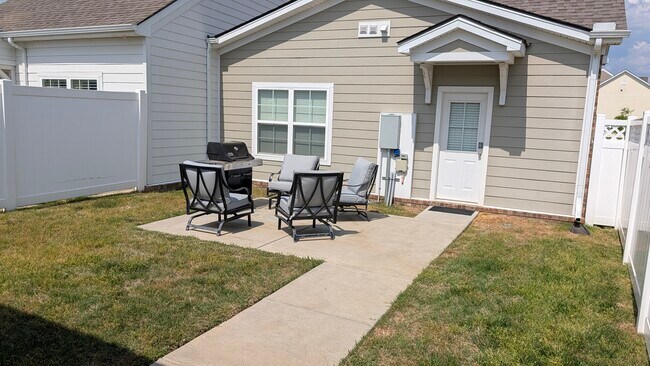 Foto del edificio - 531 Farmstead Ln