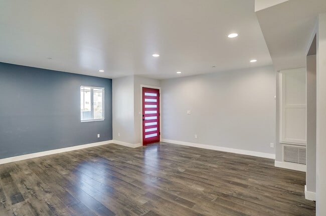 Building Photo - 5258 Oakland St