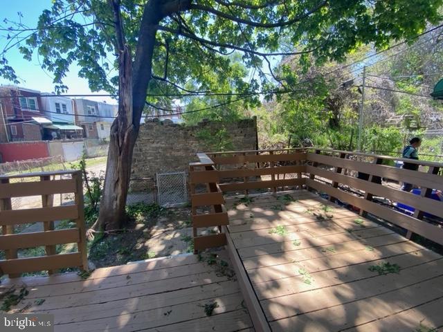 Foto del edificio - 4616R Pulaski Ave