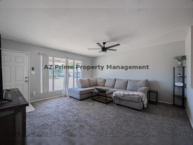 Foto del edificio - 8614 E Palm Ln