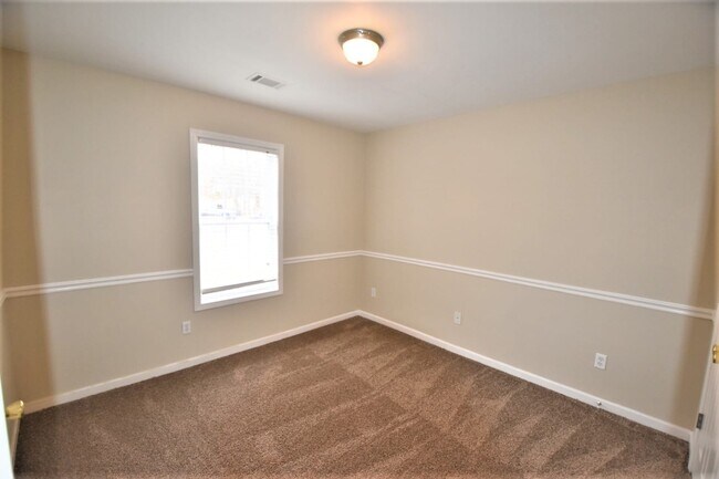 Building Photo - 35 Alley Cir