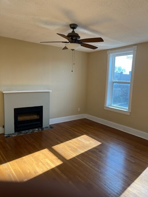 living room - 3425 Humphrey St