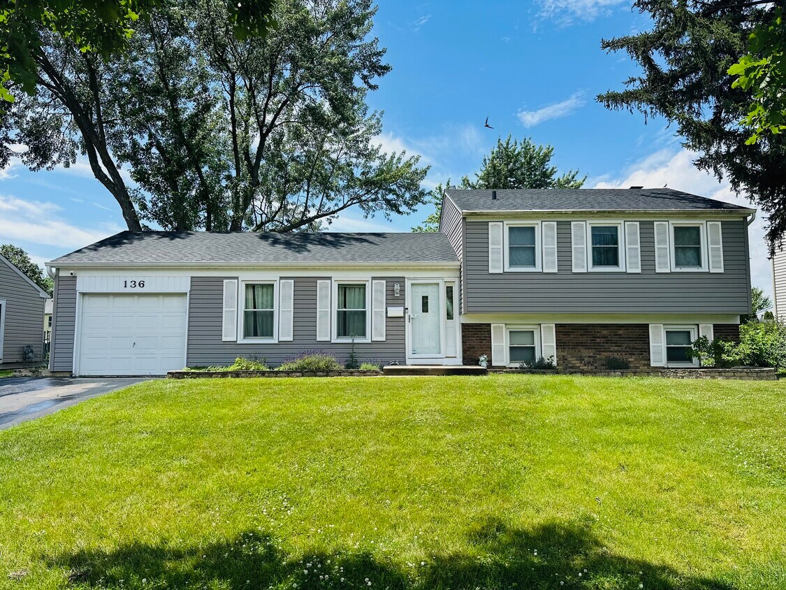 Primary Photo - 136 Ellington Dr