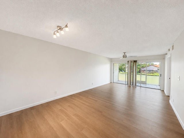 Foto del edificio - 340 NW 67th St