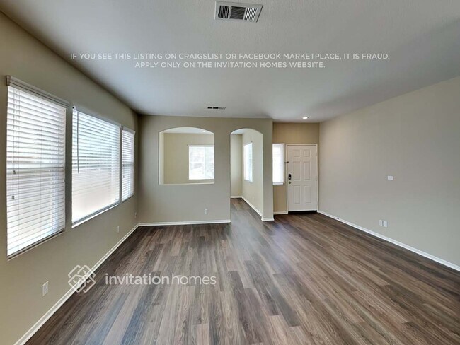 Foto del edificio - 30824 Medinah Way