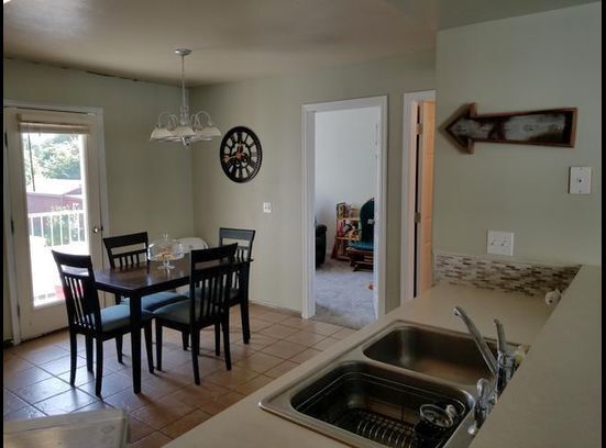 Building Photo - Townhome/condo