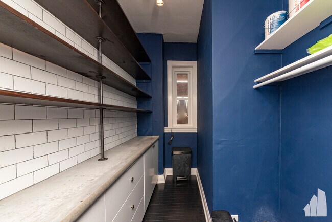 Foto del edificio - 842 W Waveland Ave