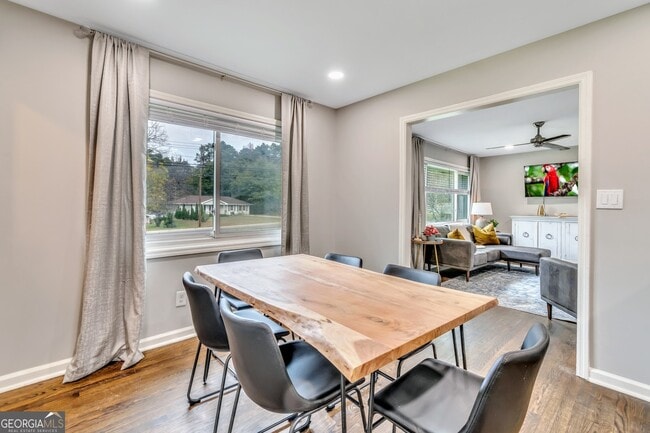 Foto del edificio - 597 South Gordon Rd SW