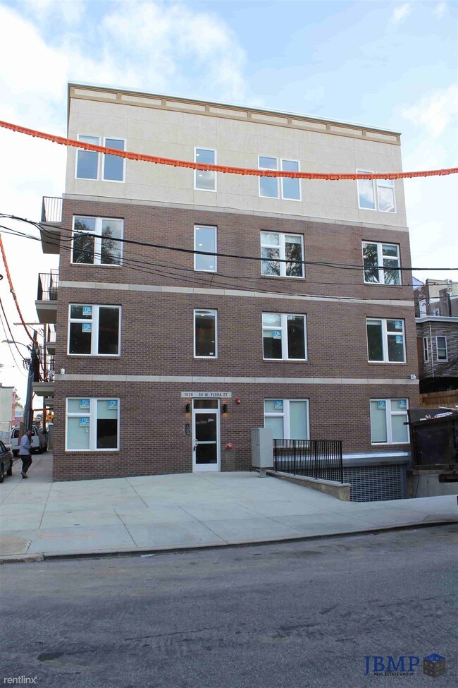 Foto del edificio - 1 br, 1 bath  - 1636-54 W FLORA ST Unit 1F