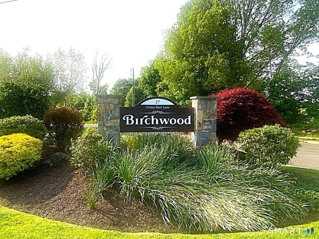 Foto del edificio - 27 Crows Nest Ln