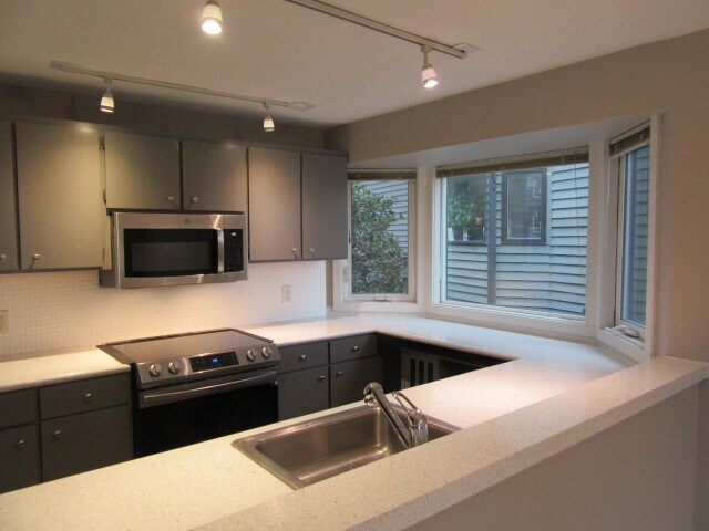 Building Photo - 7014 116th Ave NE