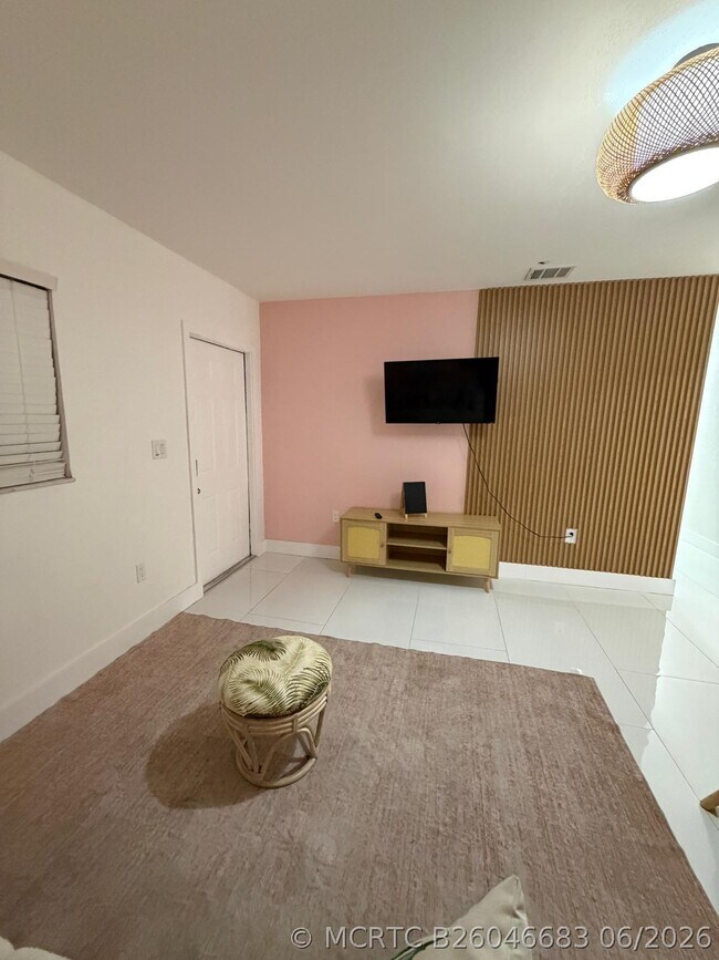 Foto del edificio - 1700 NE 146th St