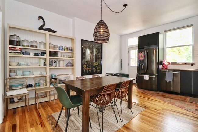 Foto del edificio - 820 Grand St
