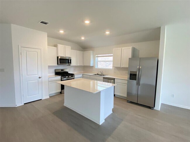 Building Photo - 1332 Aquilla Dr