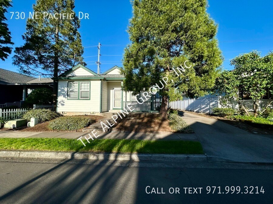 Primary Photo - Bright 3 Bedroom in Fairview!