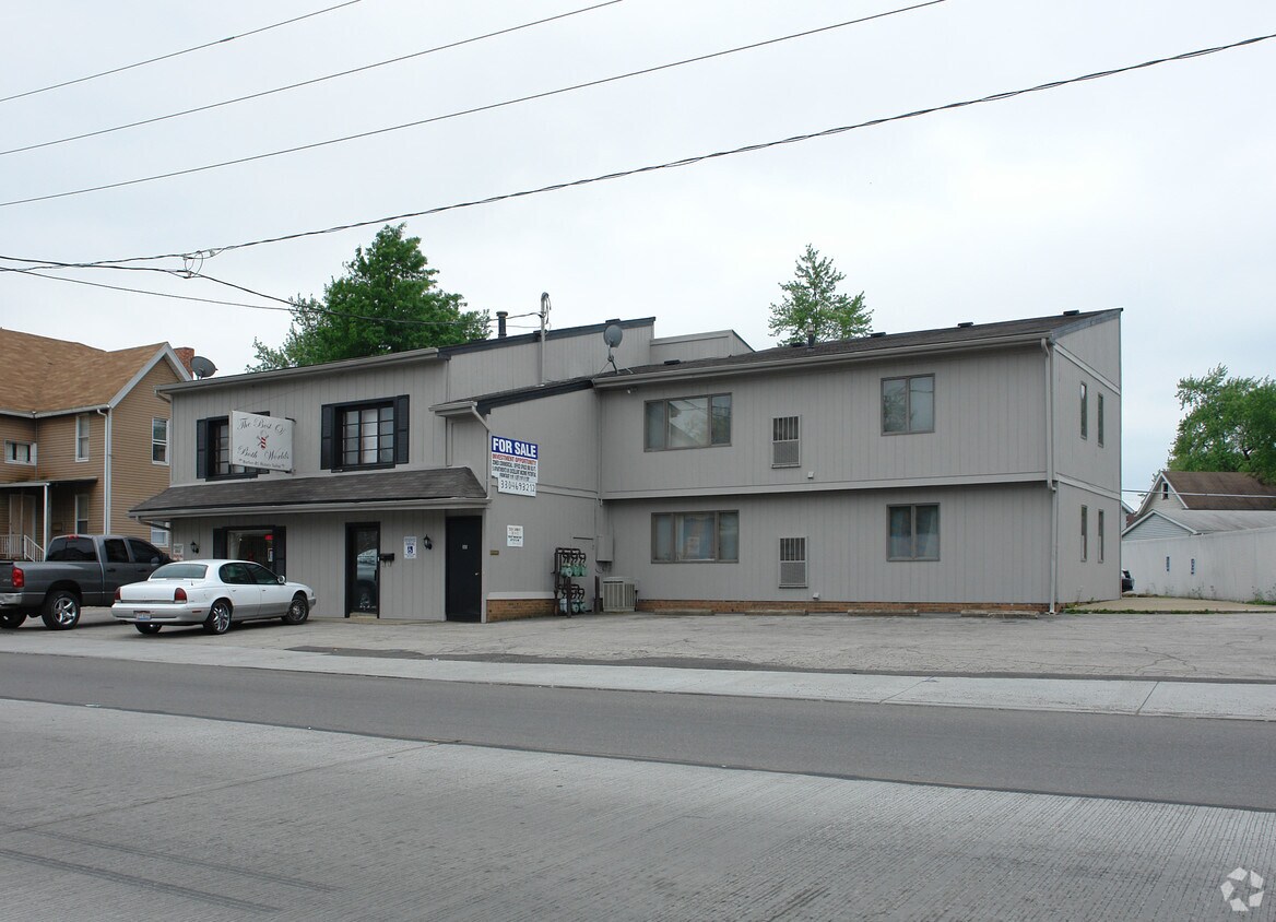 Building Photo - 841-845 Parkman Rd NW