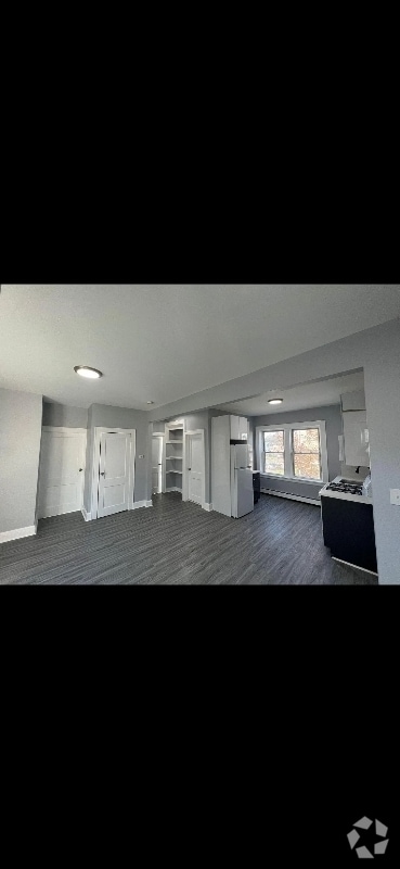 Building Photo - 1101 S Wood Ave