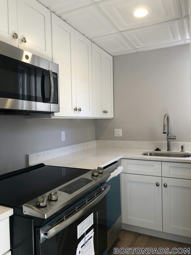 Building Photo - 499 Beacon St