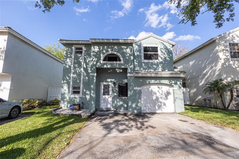 Foto principal - 9871 NW 2nd Ct