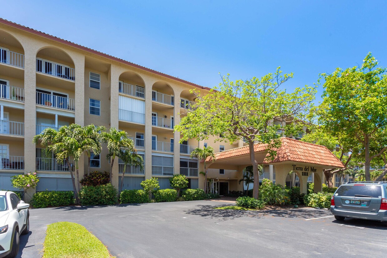 Foto principal - 950 Ponce De Leon Rd