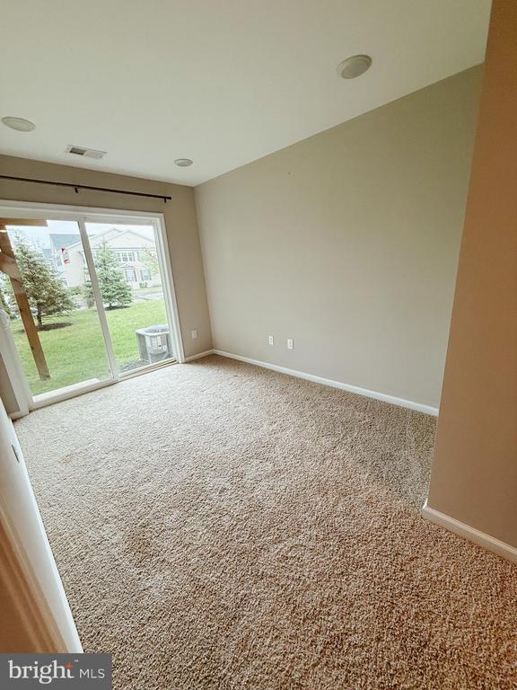 Foto del edificio - 1101 Hights Farm Rd N