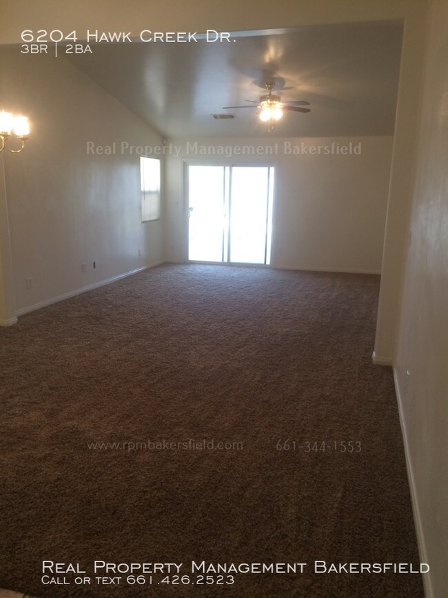 Building Photo - 6204 Hawk Creek Drive