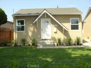 Building Photo - 1127 N Briarwood St