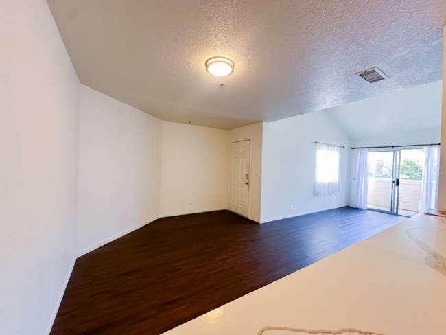 Building Photo - 1019 Dornajo Way