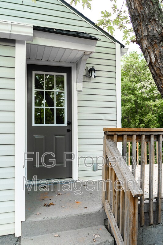 Building Photo - 612 Hillview Rd