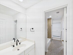 Building Photo - 7610 Hopewell Ln
