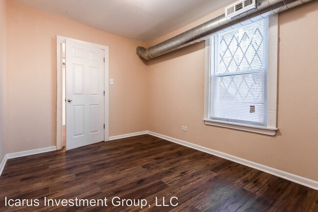 Foto del edificio - 3453 S Prairie Ave