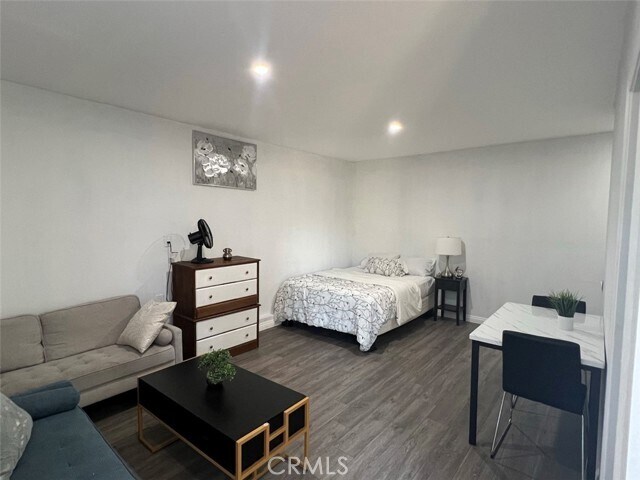 Foto del edificio - 821 Lombard Dr