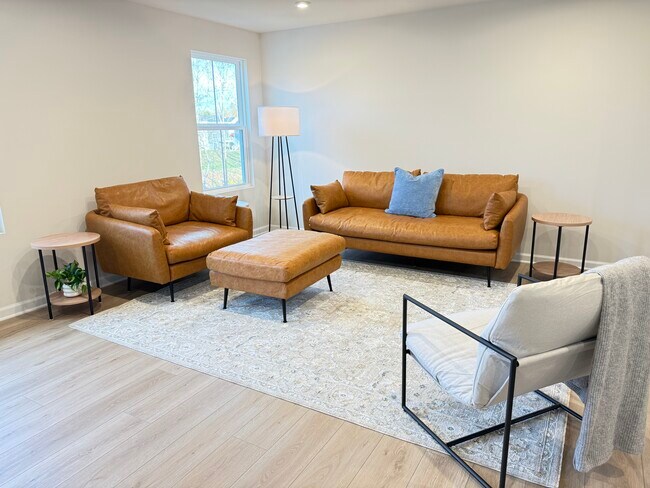 Gran salón preparado - 134 Grove Hill Ter