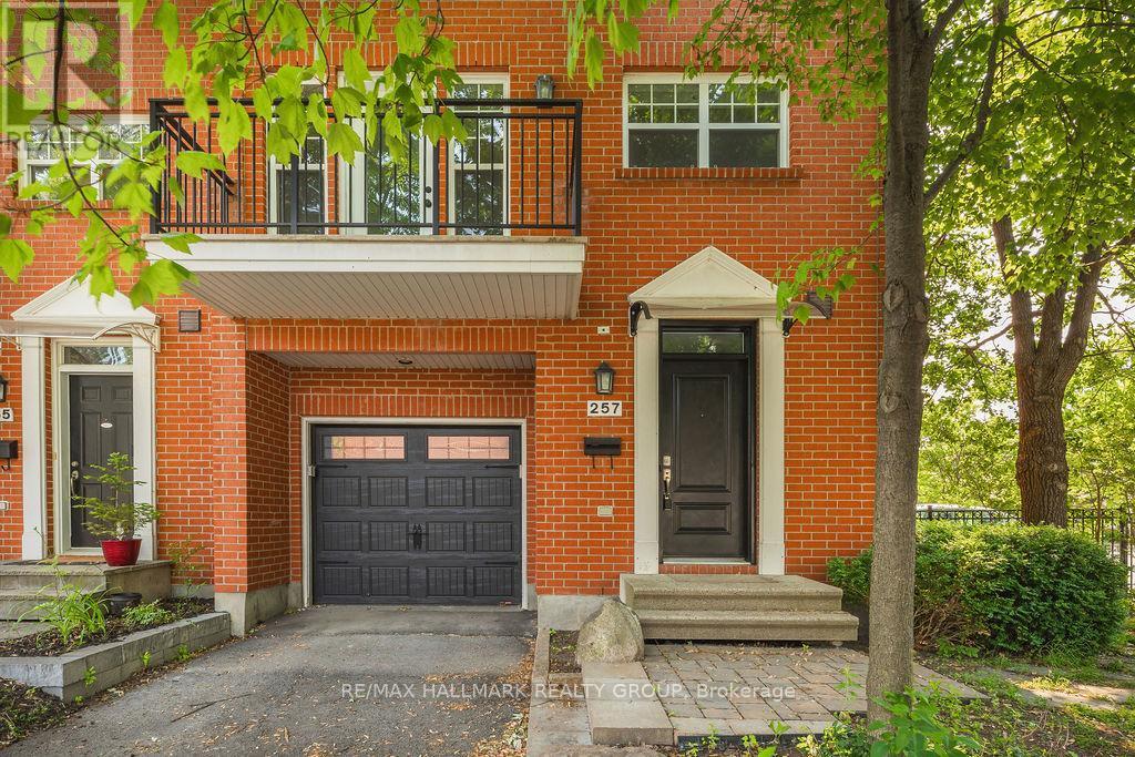 Primary Photo - 257 Mart Cir