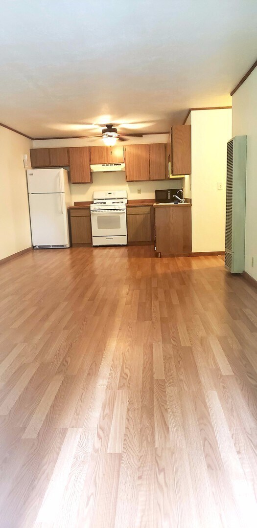 Building Photo - 1 Bedroom Unit in the Trees