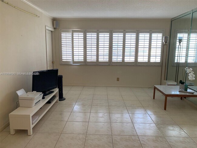 Foto del edificio - 215 SE 3rd Ave