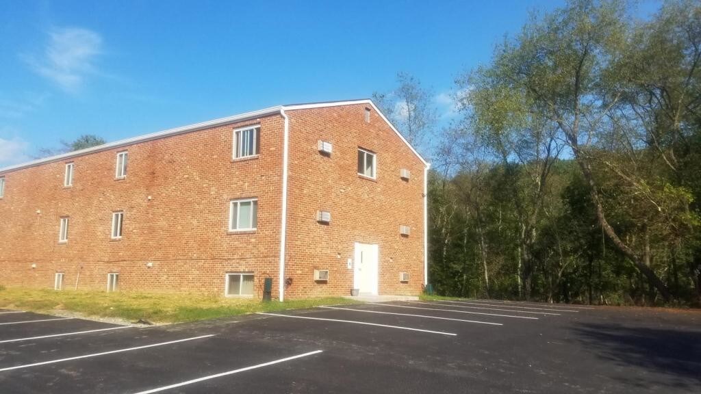 Foto del edificio - 51 Hampshire Ln, Apt #3
