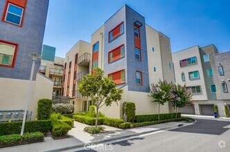 Building Photo - 120 Tribeca