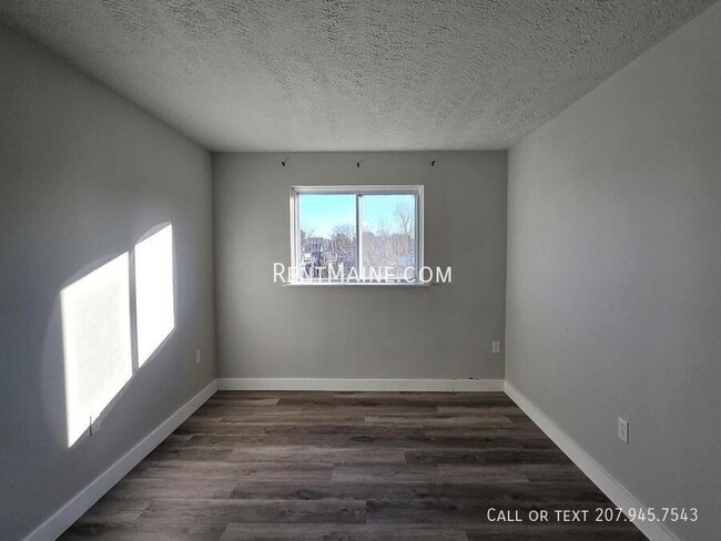 Foto del edificio - 8 Hillside Ln