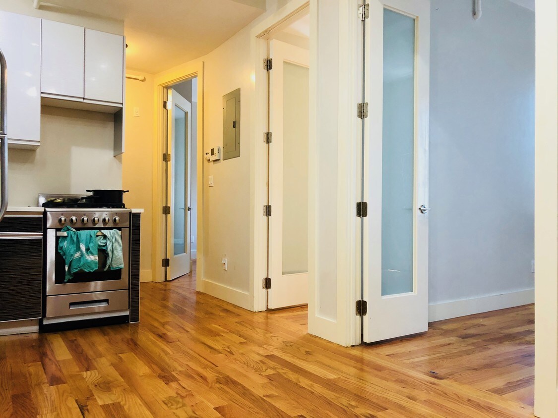 Foto principal - 325 Franklin Ave