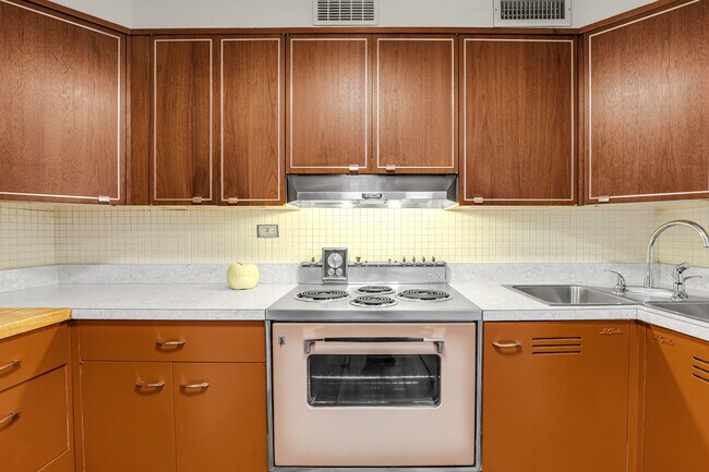 Foto del edificio - 7105 W Foster Pl
