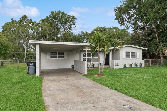 Foto del edificio - 941 Grey Oak Ct