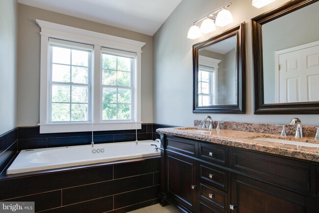 Building Photo - 6032 Signal Flame Ct