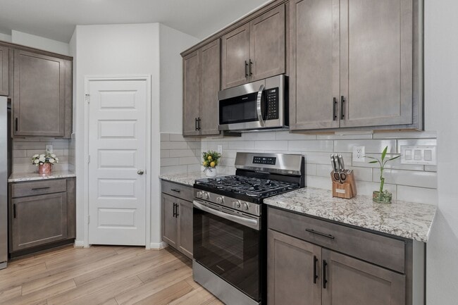 Foto del edificio - 8320 Bristlecone Pne Wy