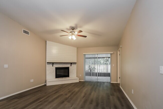 Building Photo - 747 Climate Dr