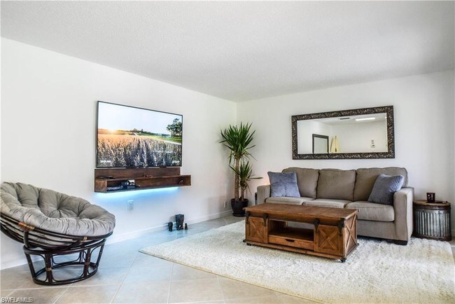 Foto del edificio - 25720 Hickory Blvd