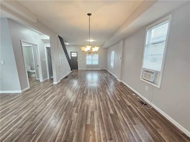 Building Photo - 418 Short St