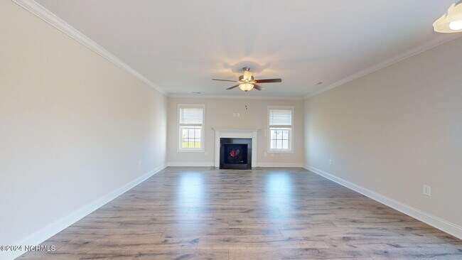 Building Photo - 358 N Ardsley Ln