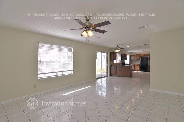 Foto del edificio - 11211 Rocky Mill Dr