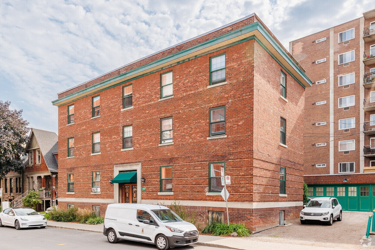Building Photo - 168 Av Metcalfe